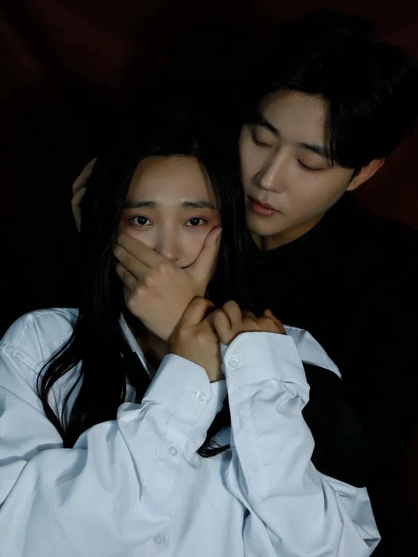 Tình Yêu Giam Cầm